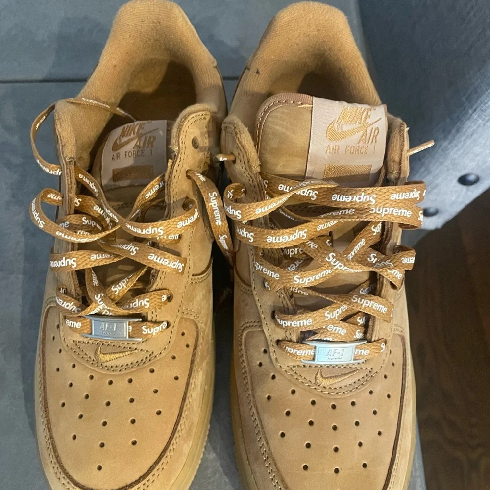 Nike Air Force 1 low SP Supreme! Worn twice!